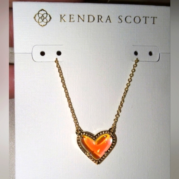Kendra Scott Jewelry - Kendra Scott Framed Ari Heart Gold Short Pendant Necklace NEW WITH TAGS